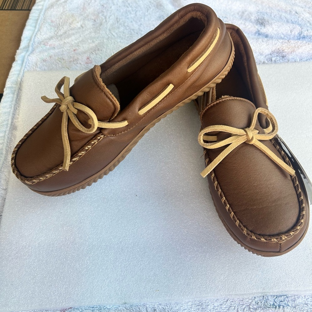 ULTRAIDEAS Men's Cozy Moccasin Slippers with Memory Foam-SIZE US 8